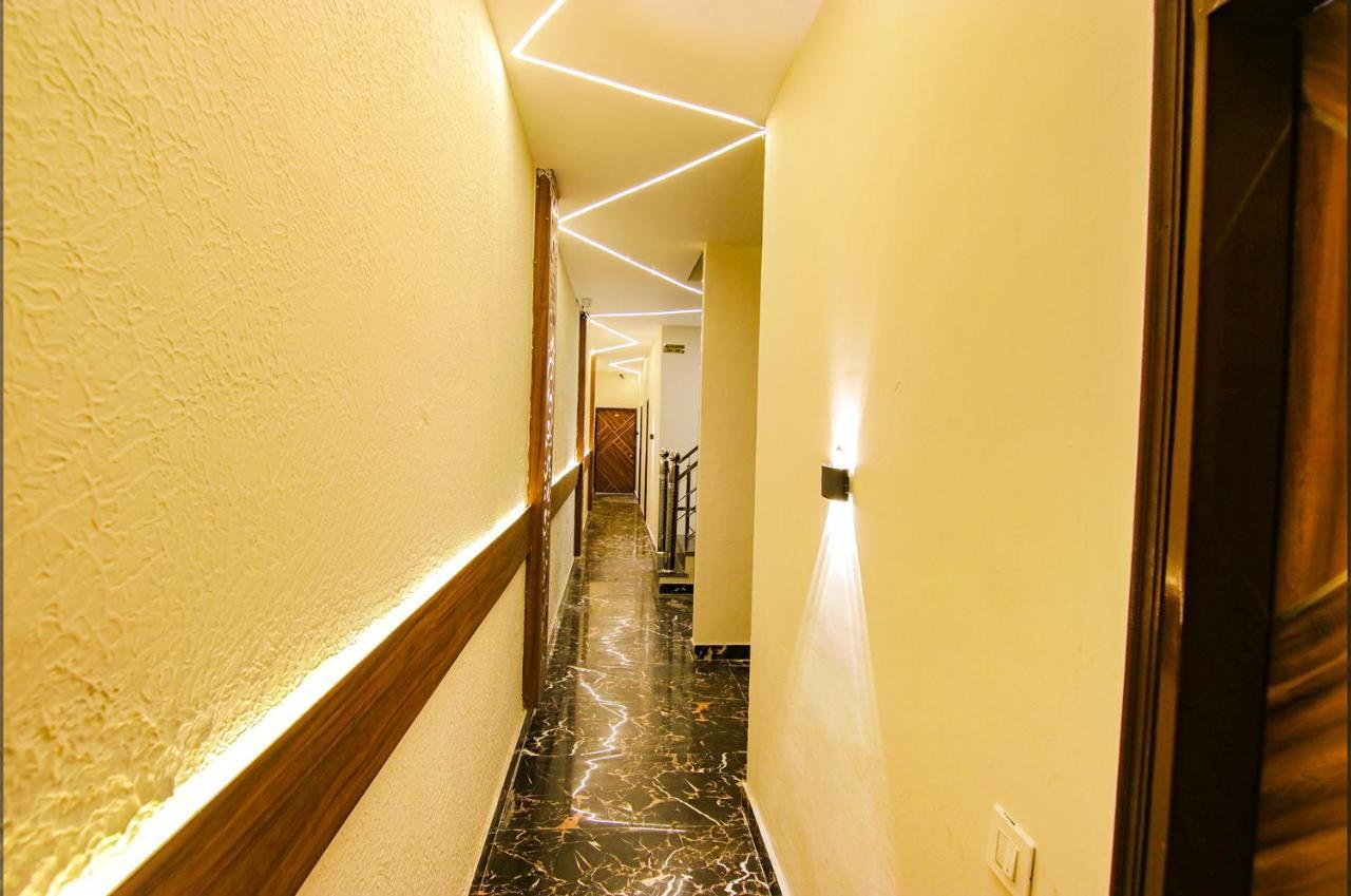 Fabhotel Palm Plaza Zirakpur エクステリア 写真