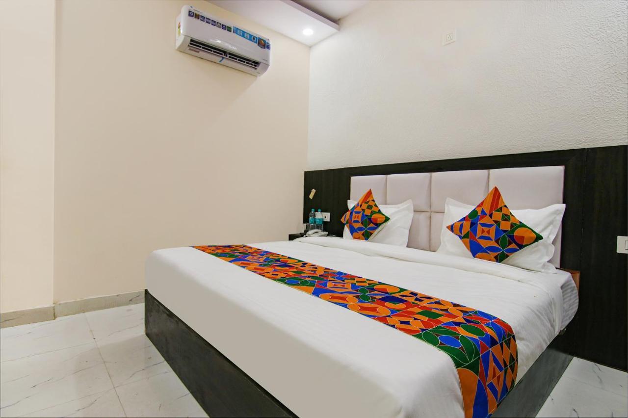 Fabhotel Palm Plaza Zirakpur エクステリア 写真