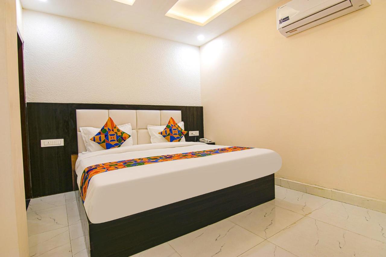 Fabhotel Palm Plaza Zirakpur エクステリア 写真